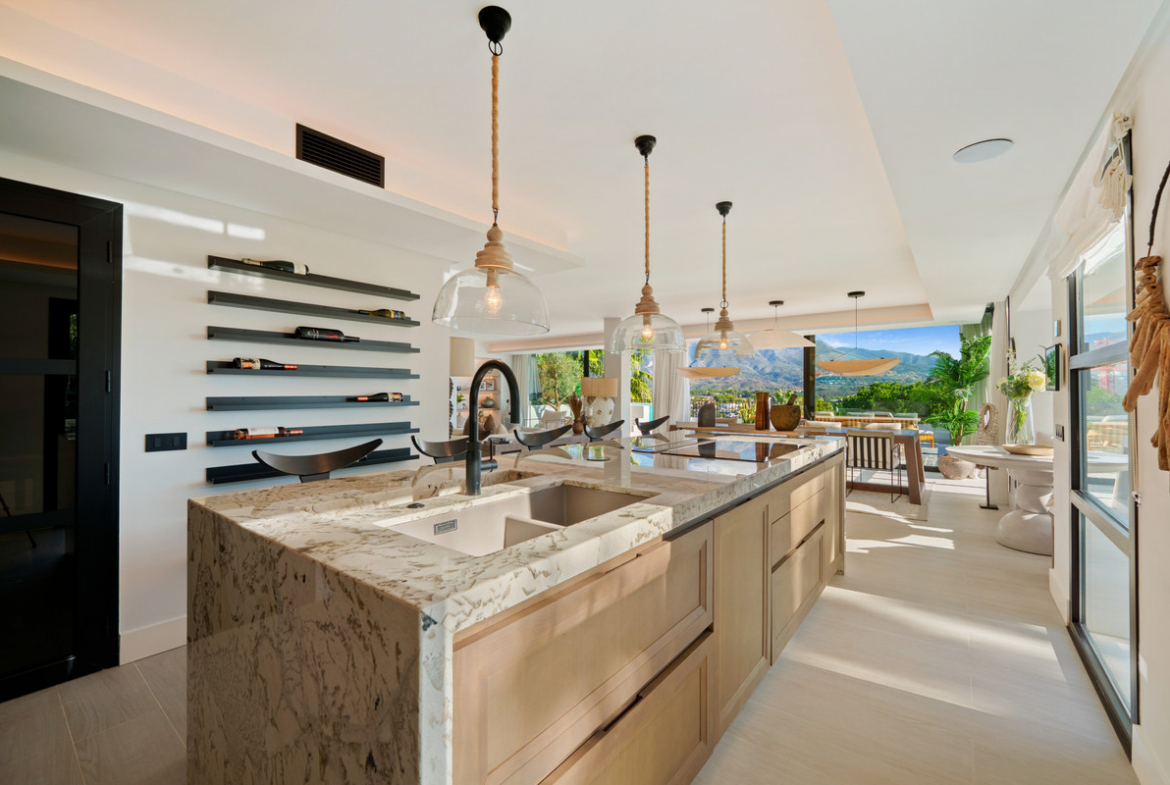 Nueva Andalucia Marbella villa 6 Bedrooms
