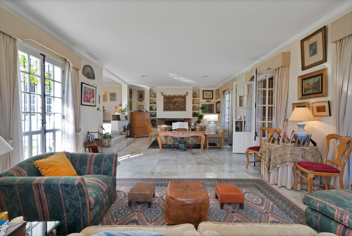Nueva Andalucia Marbella villa 6 Bedrooms