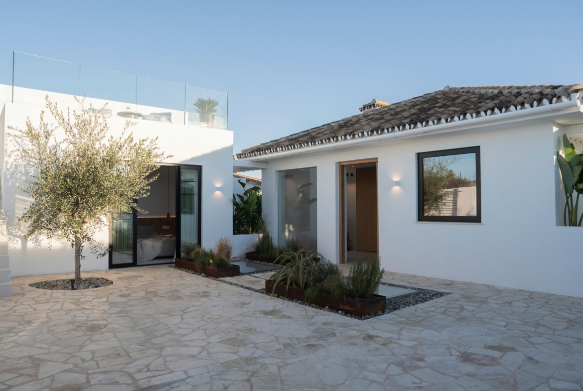 Nueva Andalucia Marbella villa 5 Bedrooms