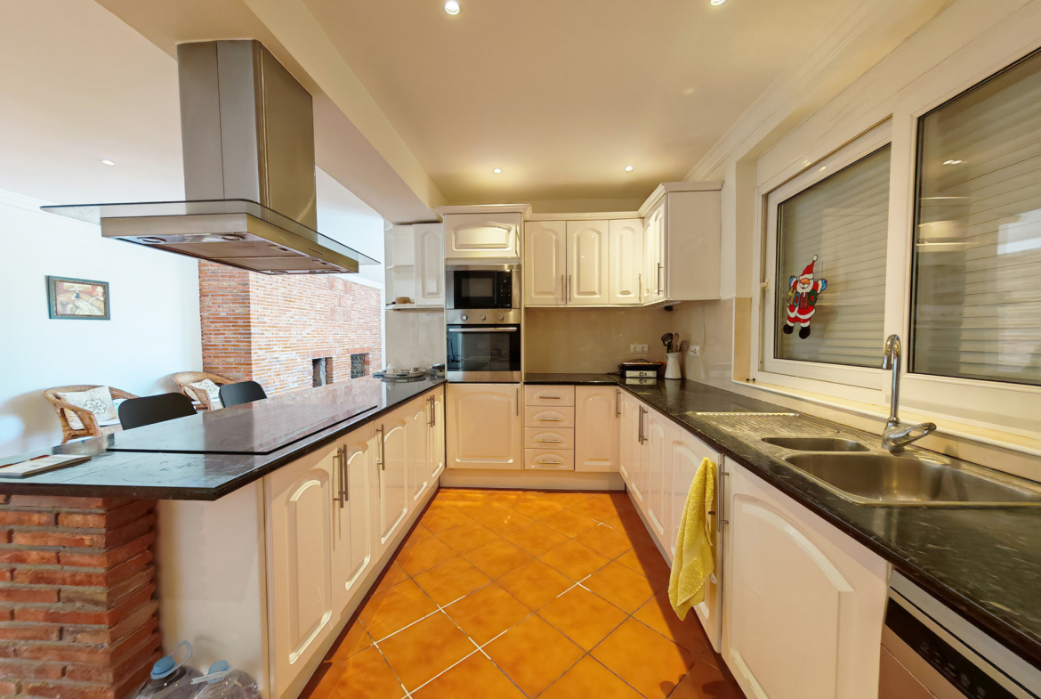 Marbesa Marbella villa 5 Bedrooms