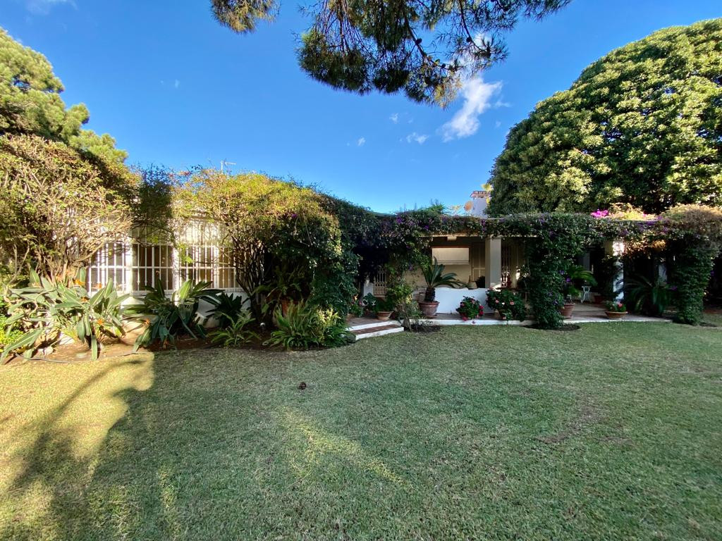 Estepona villa 7 Bedrooms