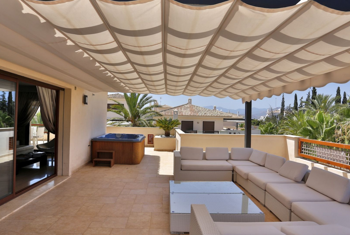 Nueva Andalucia Marbella penthouse 2 Bedrooms