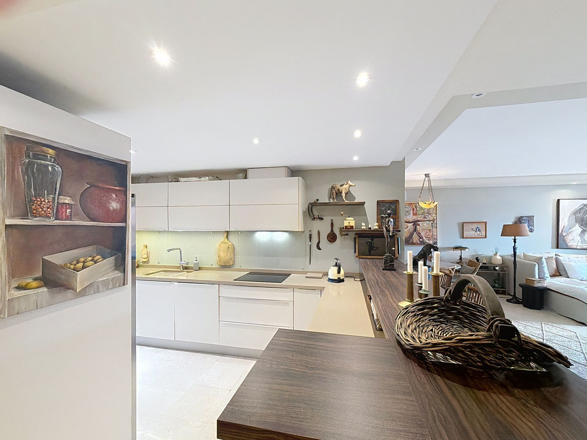 luxo-estate-6 Cancelada Estepona penthouse 3 Bedrooms
