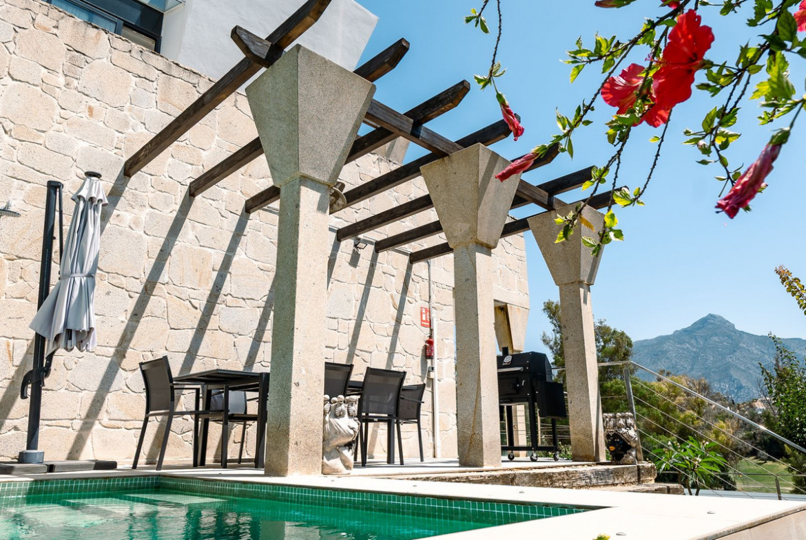 Nueva Andalucia Marbella villa 5 Bedrooms