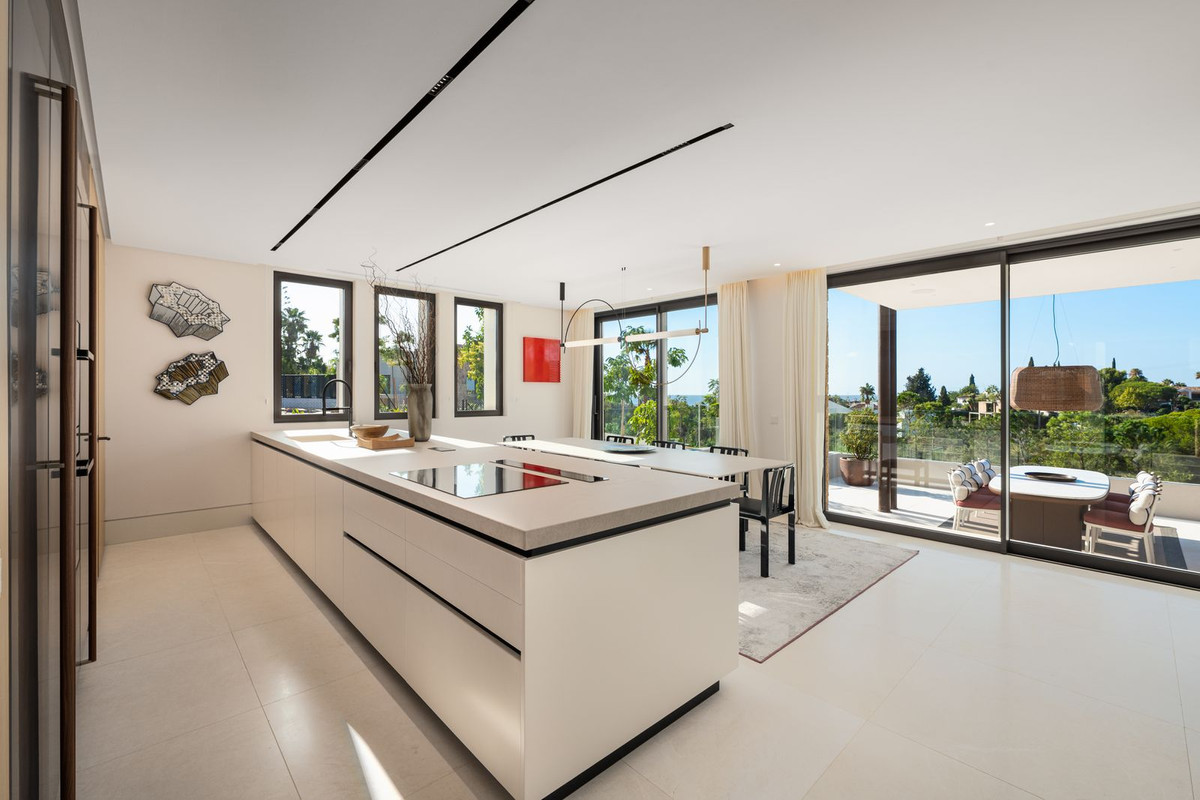 luxo-estate-6 Marbella Golden Mile Marbella villa 5 Bedrooms