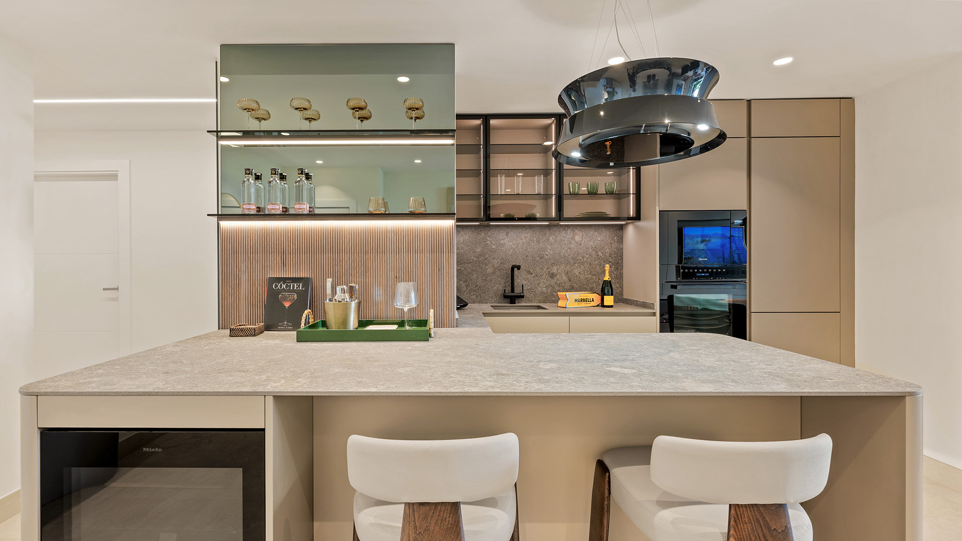 luxo-estate-6 Estepona apartment 3 Bedrooms