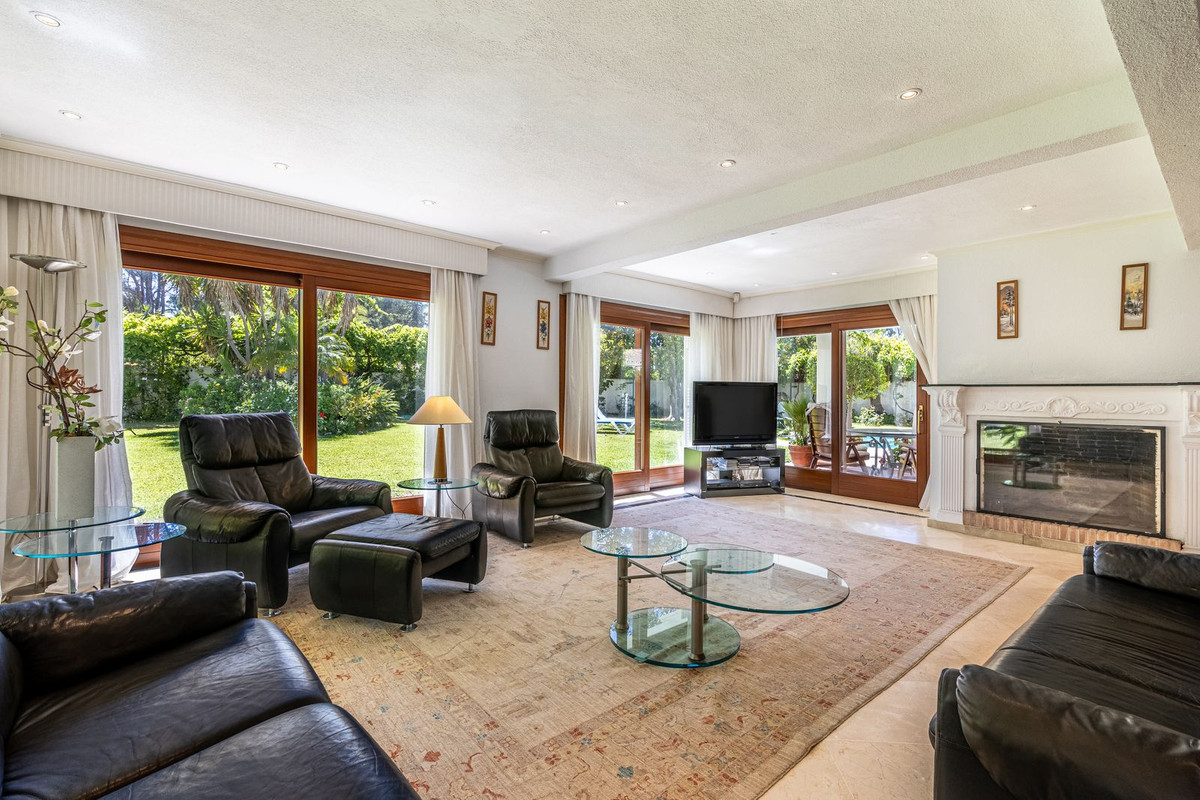 Cancelada Estepona villa 5 Bedrooms