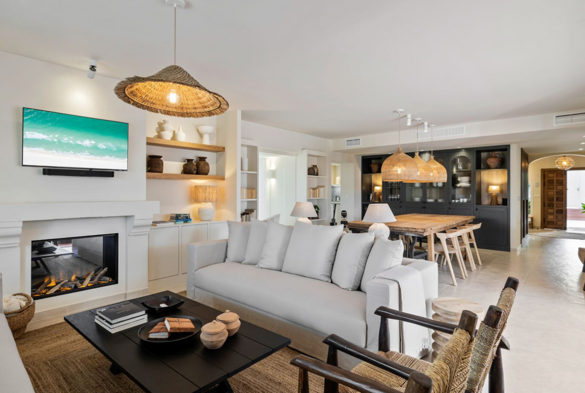 Las Chapas Marbella villa 3 Bedrooms