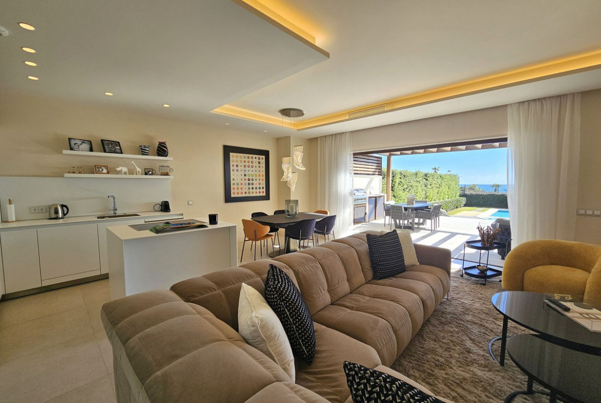 New Golden Mile Estepona townhouse 4 Bedrooms