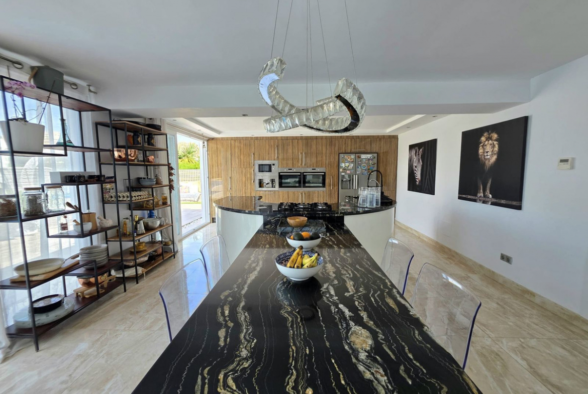 Elviria Marbella villa 5 Bedrooms