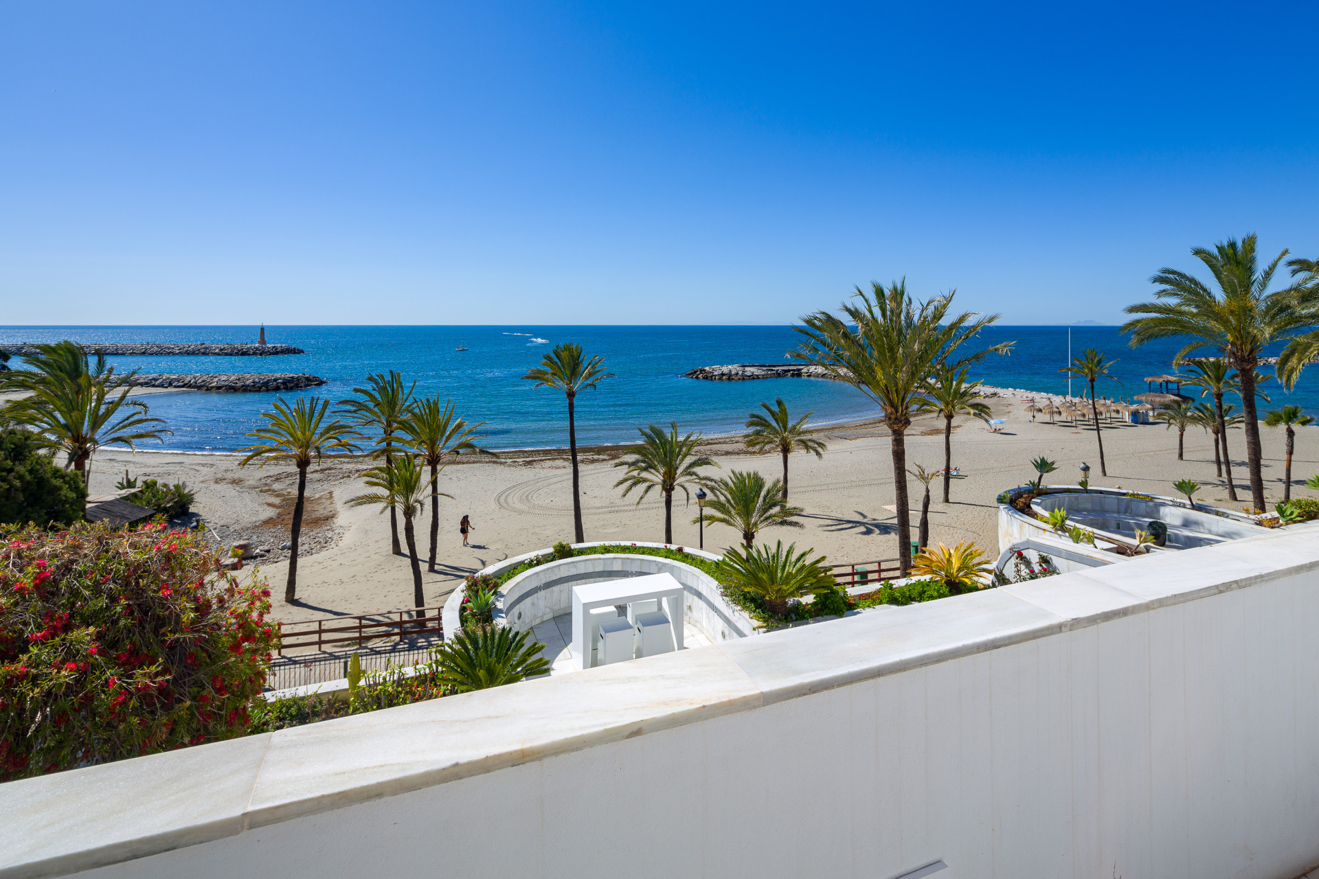 luxo-estate-6 Puerto Banus Marbella apartment 4 Bedrooms