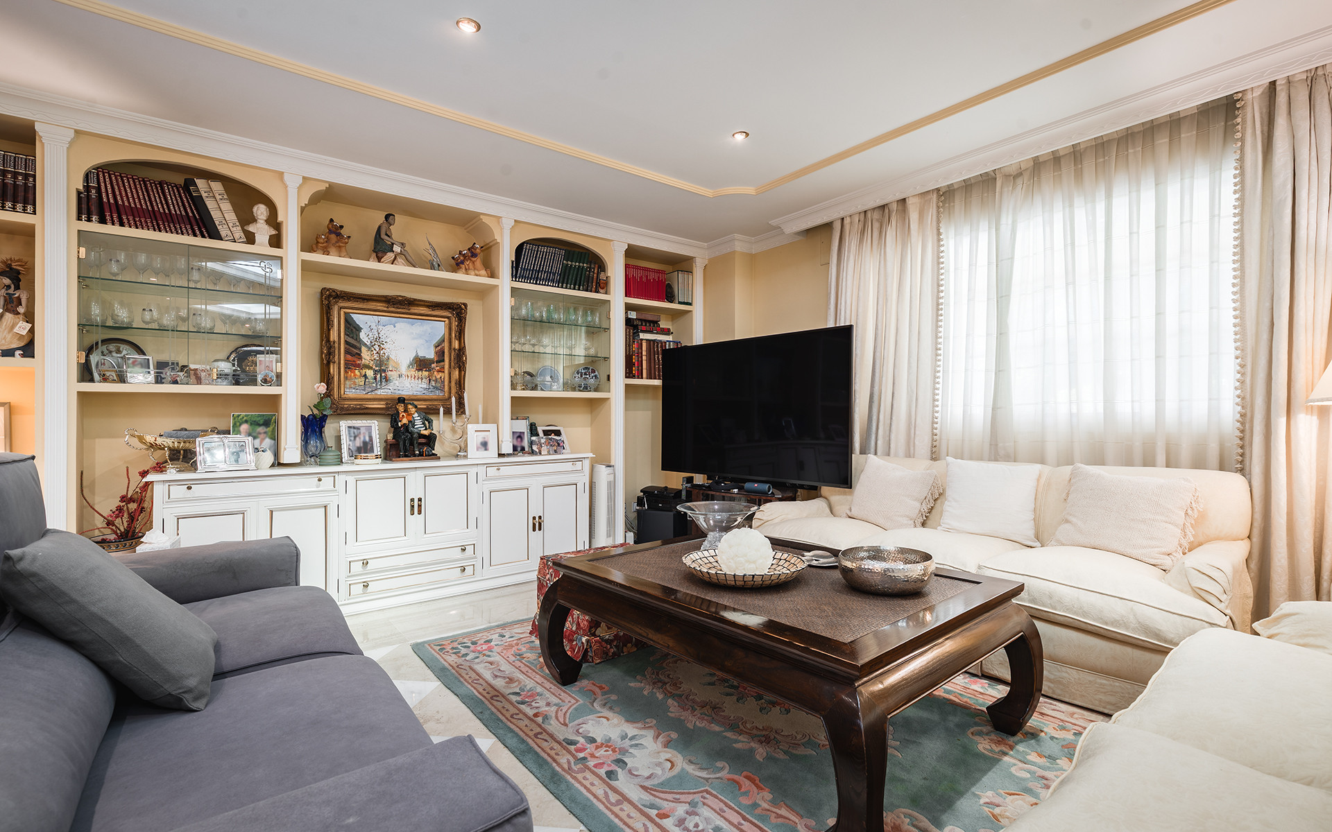 Nueva Andalucia Marbella villa 5 Bedrooms