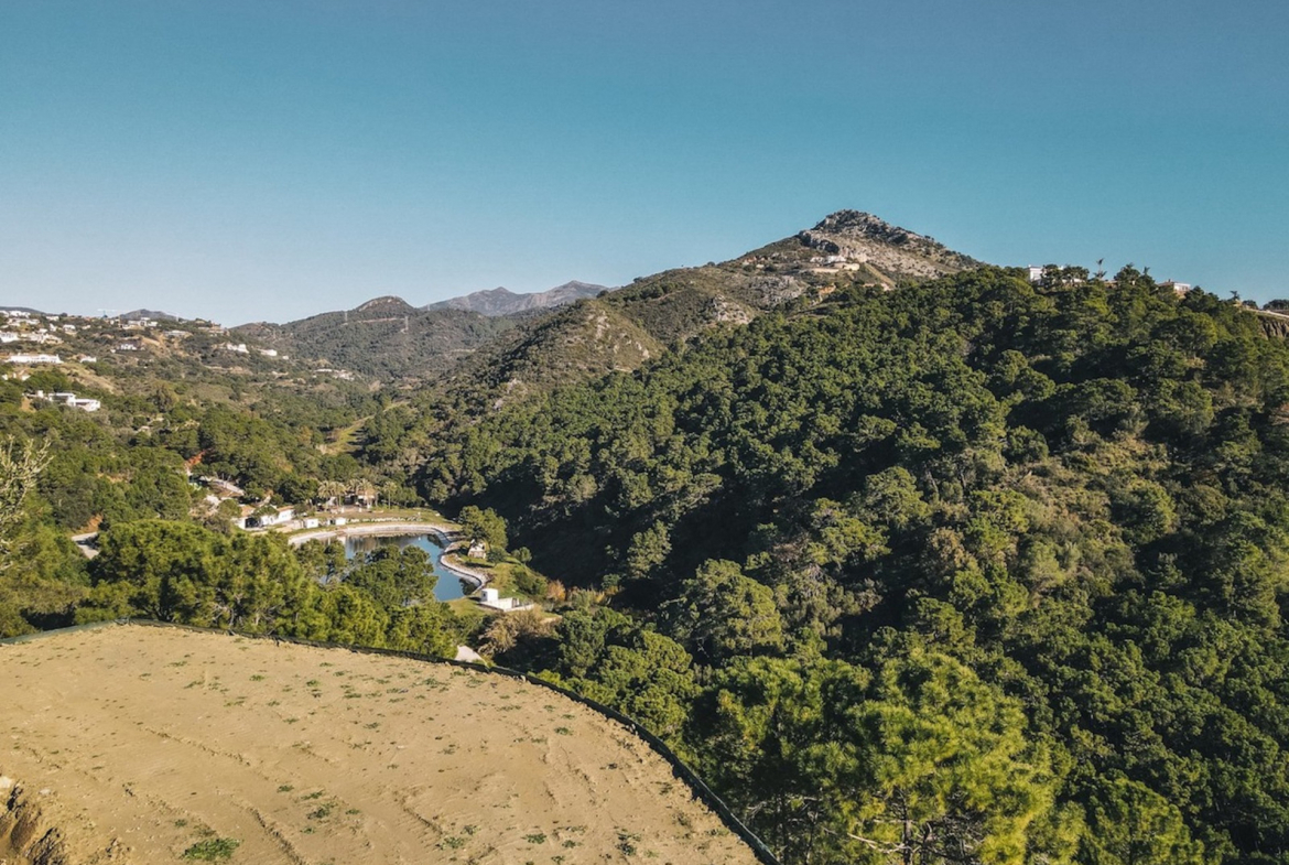 Monte Mayor Benahavis plot  Bedrooms