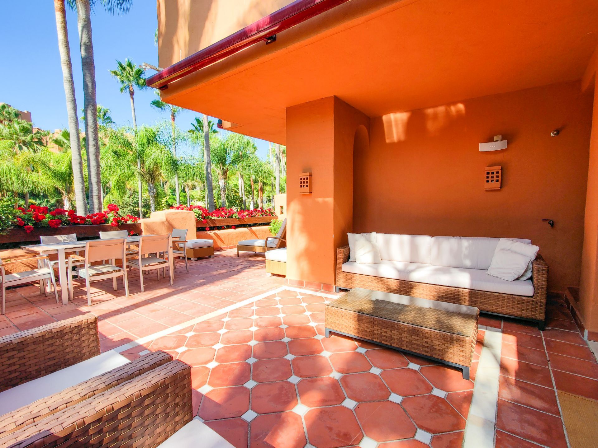Nueva Andalucia Marbella penthouse 3 Bedrooms