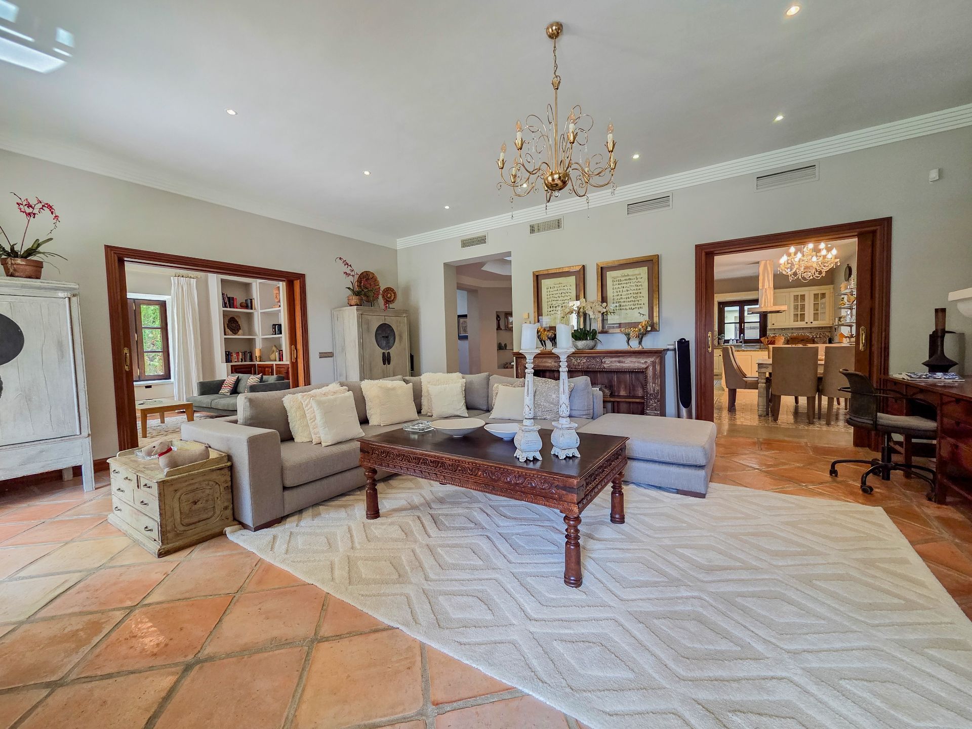Marbella Golden Mile Marbella villa 5 Bedrooms