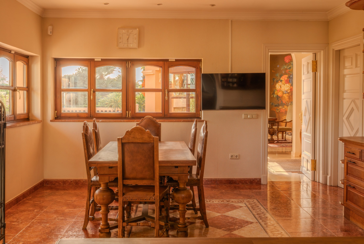 Nueva Andalucia Marbella villa 6 Bedrooms