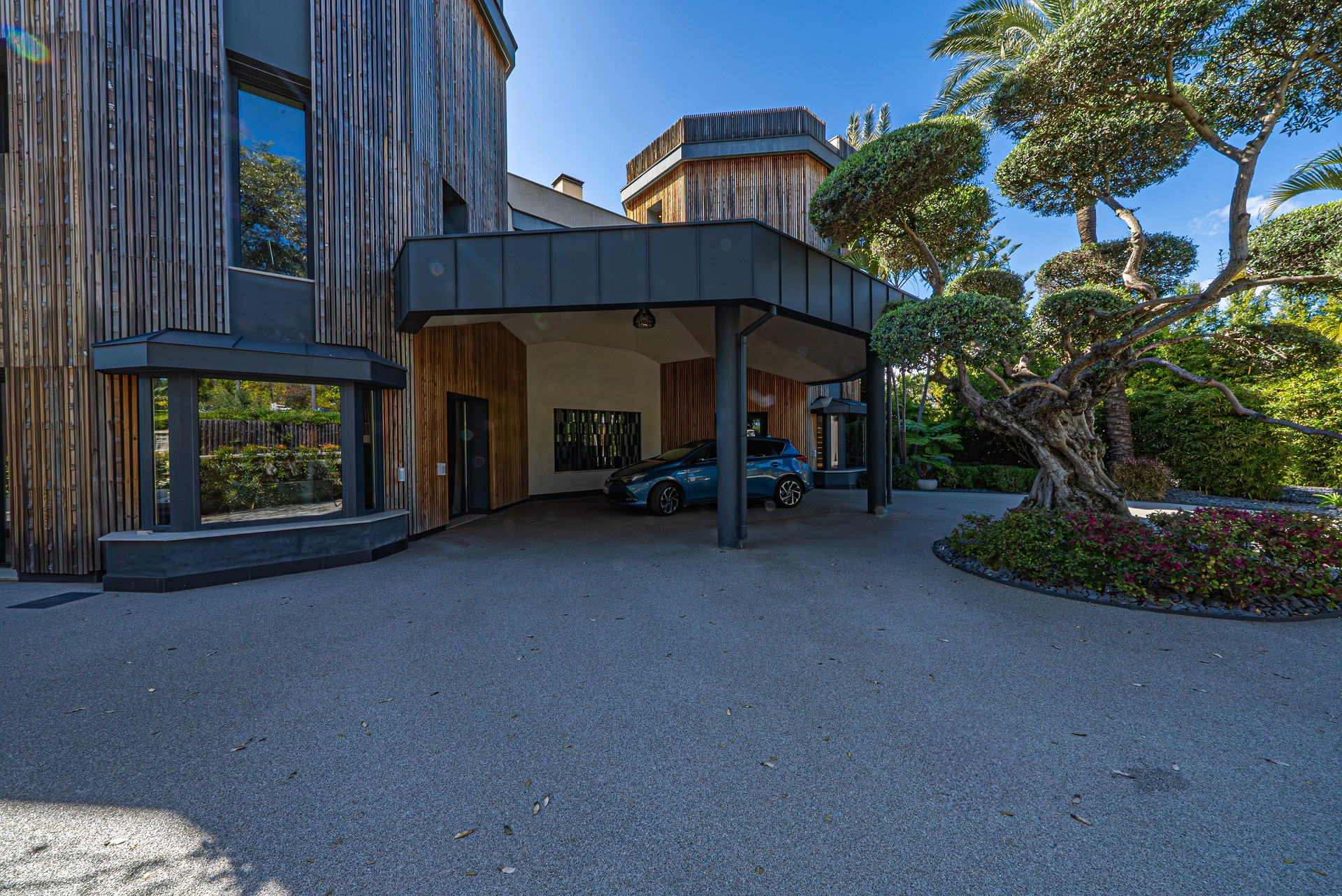 Luxury Frontline Golf Villa in Guadalmina Baja