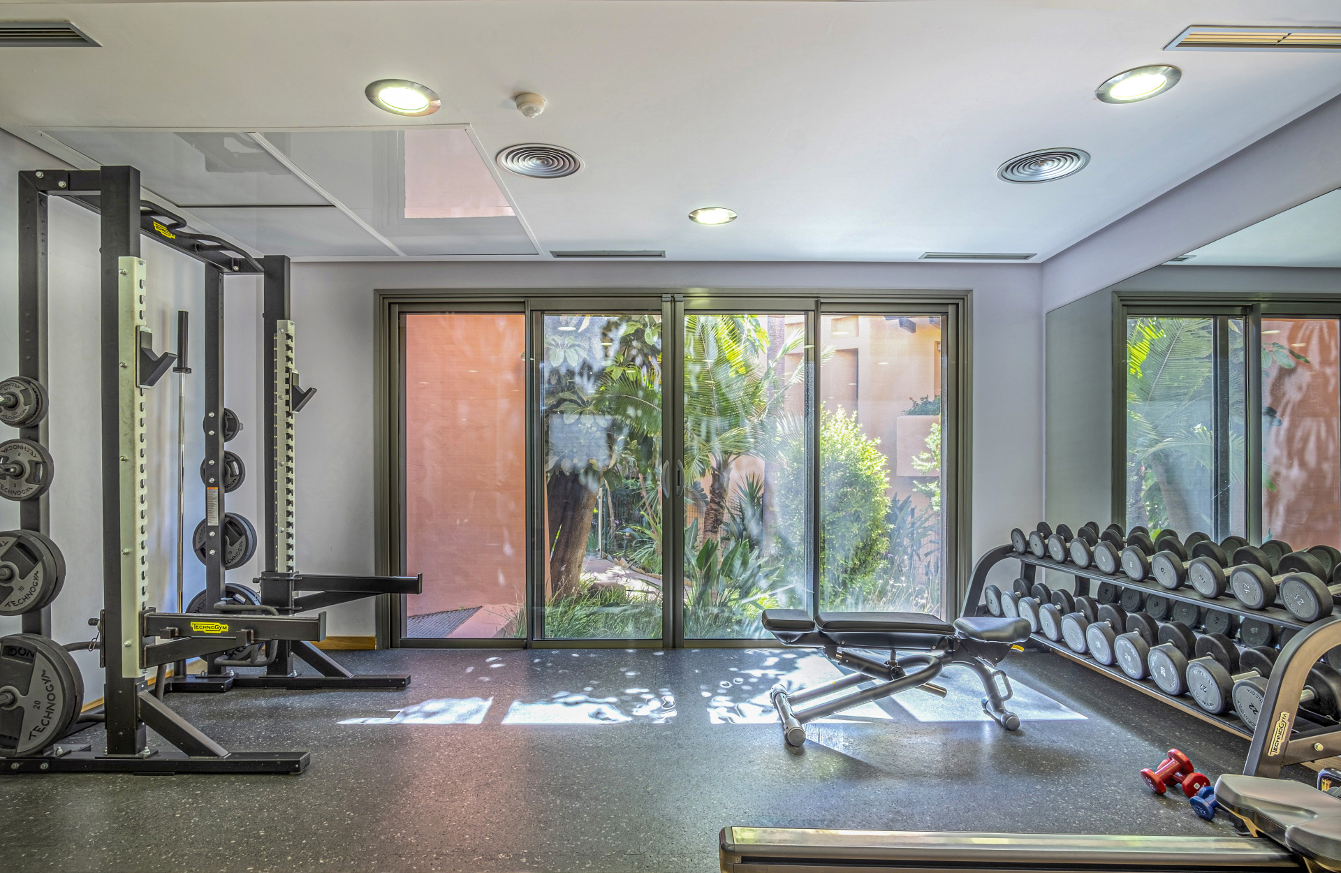 luxo-estate-6 Marbella Golden Mile Marbella apartment 2 Bedrooms