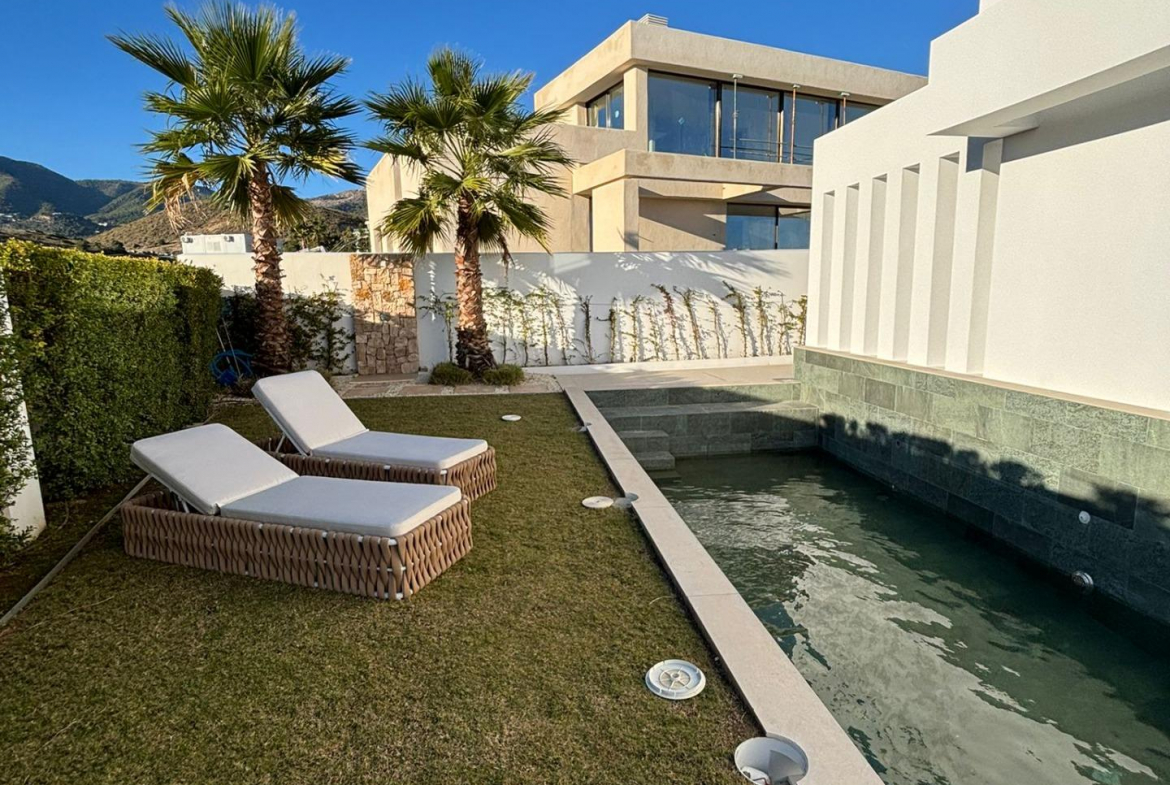 Benalmadena Costa Benalmadena villa 6 Bedrooms