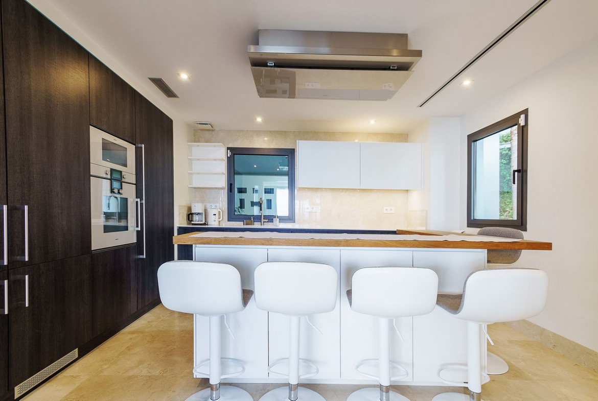 Estepona apartment 4 Bedrooms