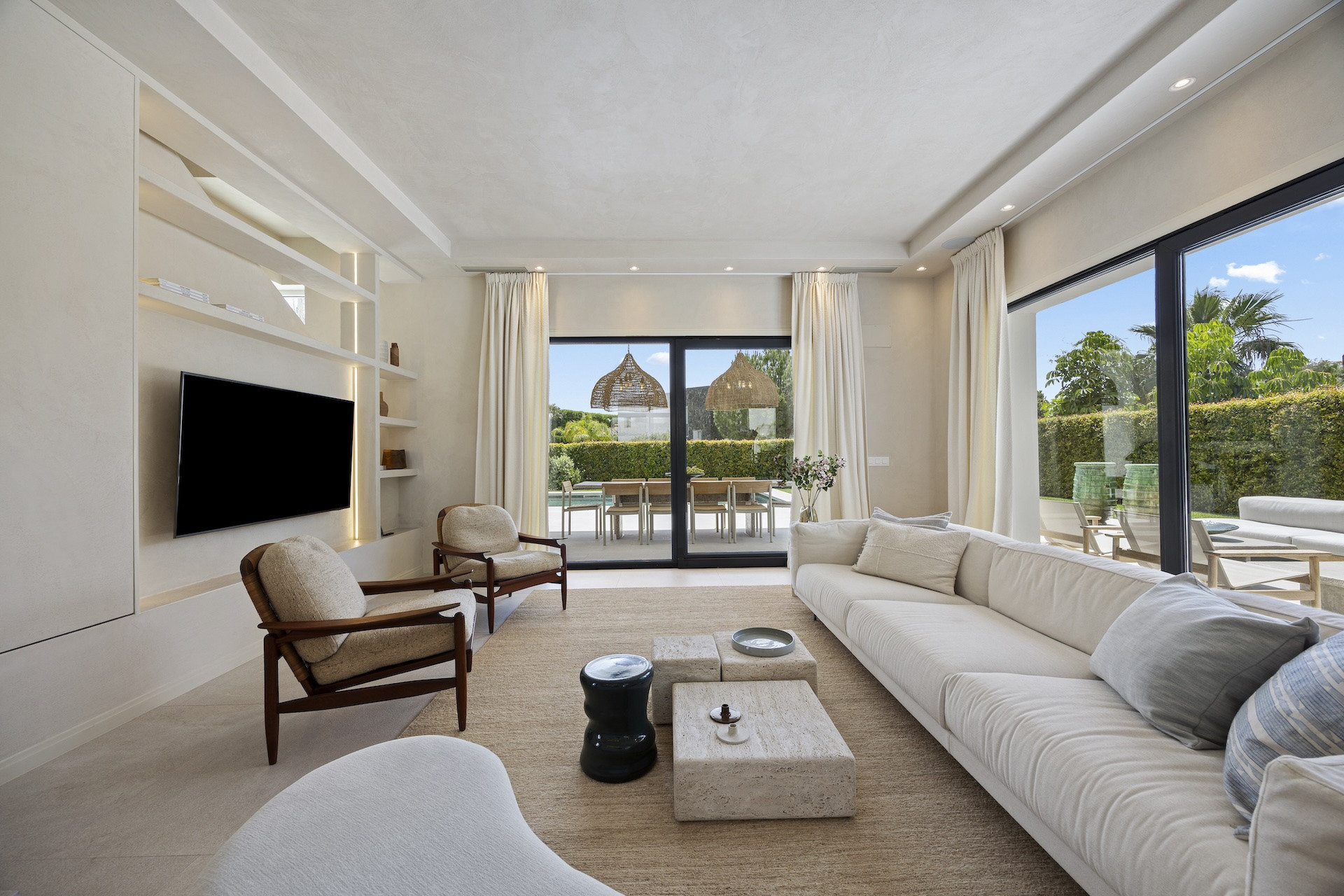luxo-estate-6 La Alqueria Benahavis villa 4 Bedrooms