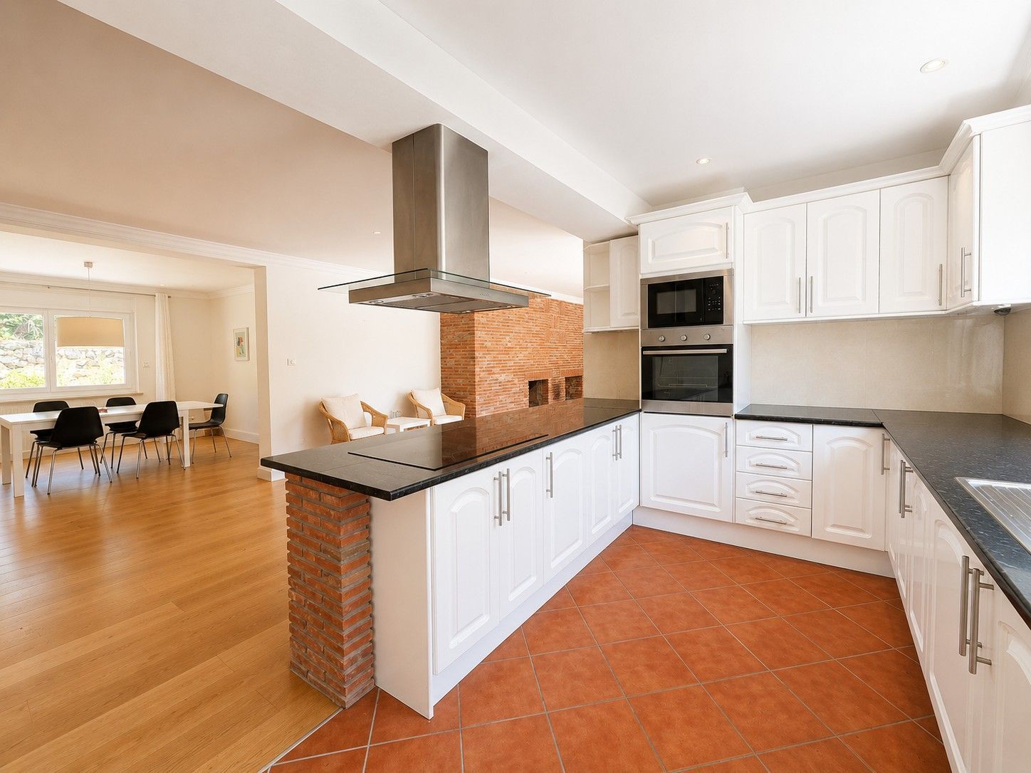 Cabopino Marbella villa 4 Bedrooms