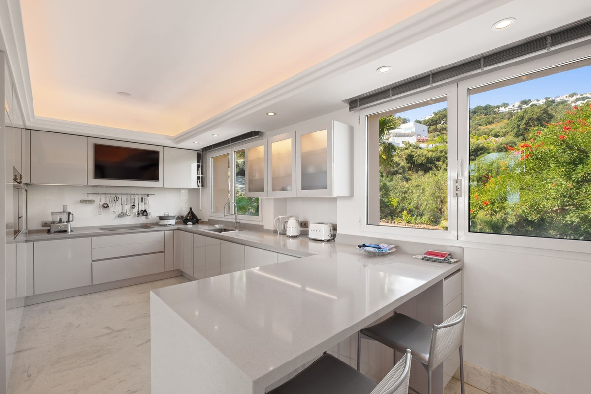 La Mairena Marbella villa 5 Bedrooms