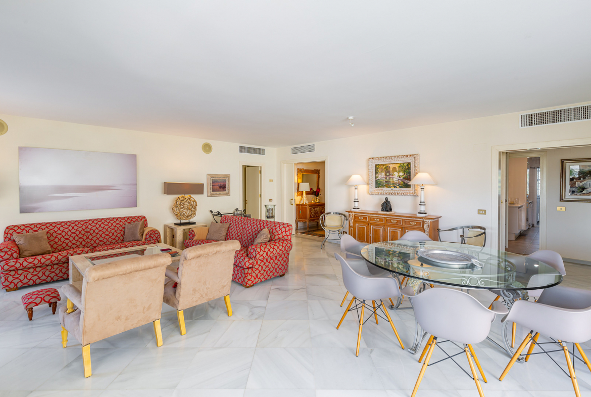 Puerto Banus Marbella penthouse 3 Bedrooms