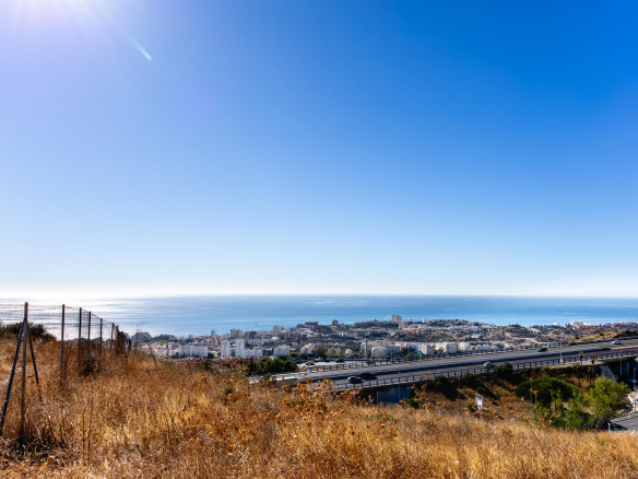 Arroyo de la Miel Benalmadena plot  Bedrooms