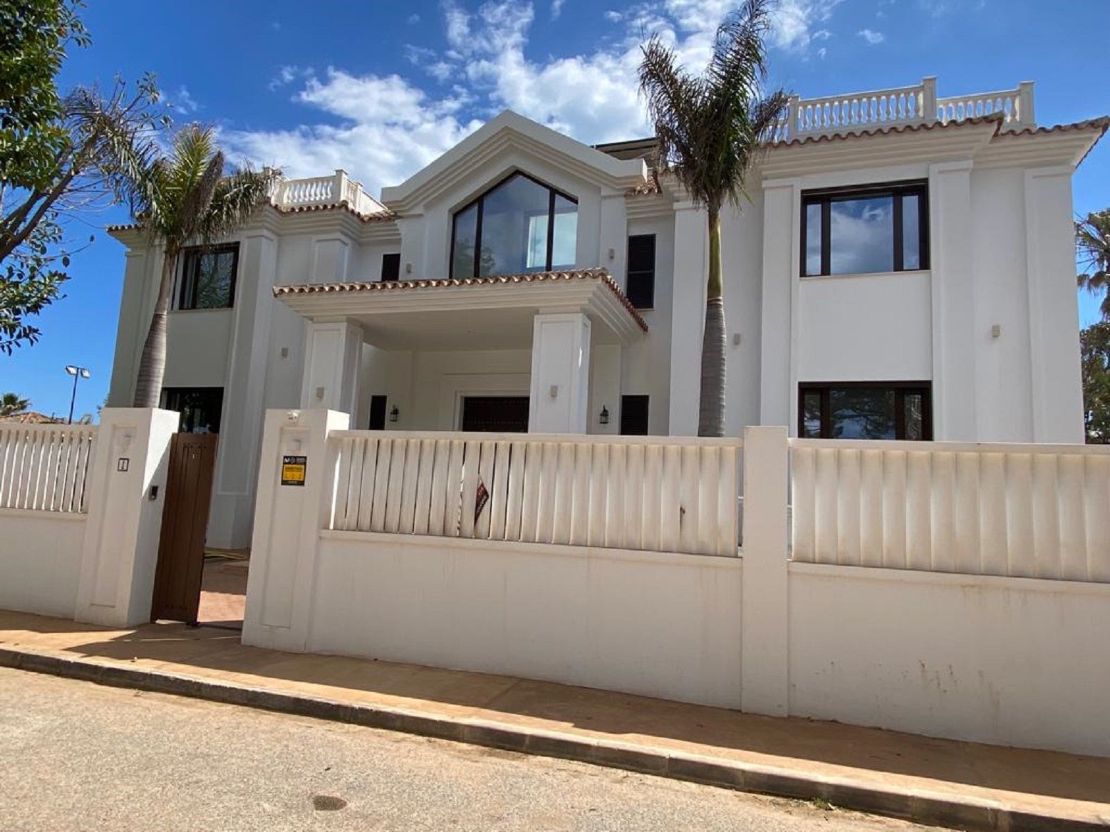 luxo-estate-7 Estepona villa 6 Bedrooms