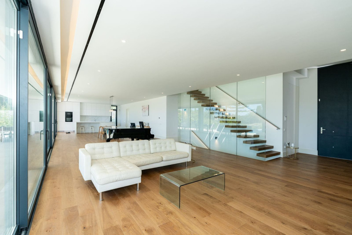 Marbesa Marbella villa 6 Bedrooms