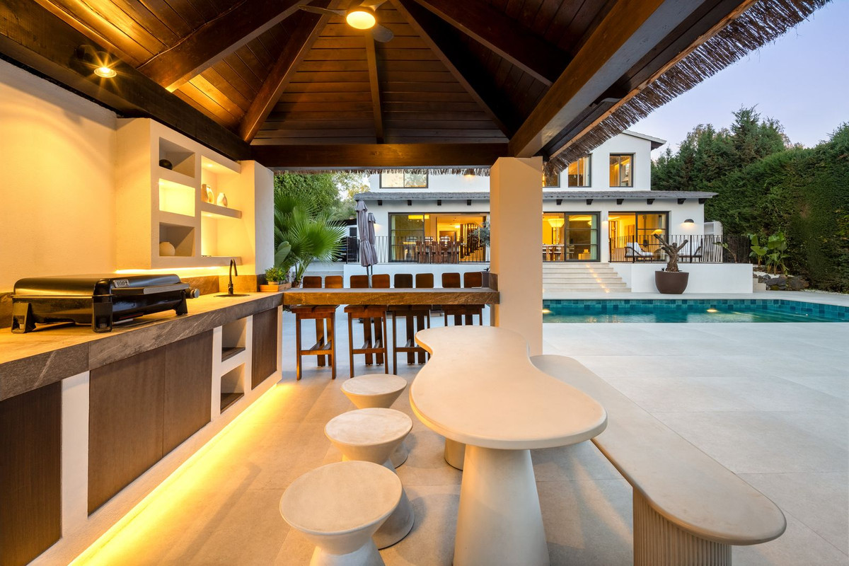 Nueva Andalucia Marbella villa 5 Bedrooms