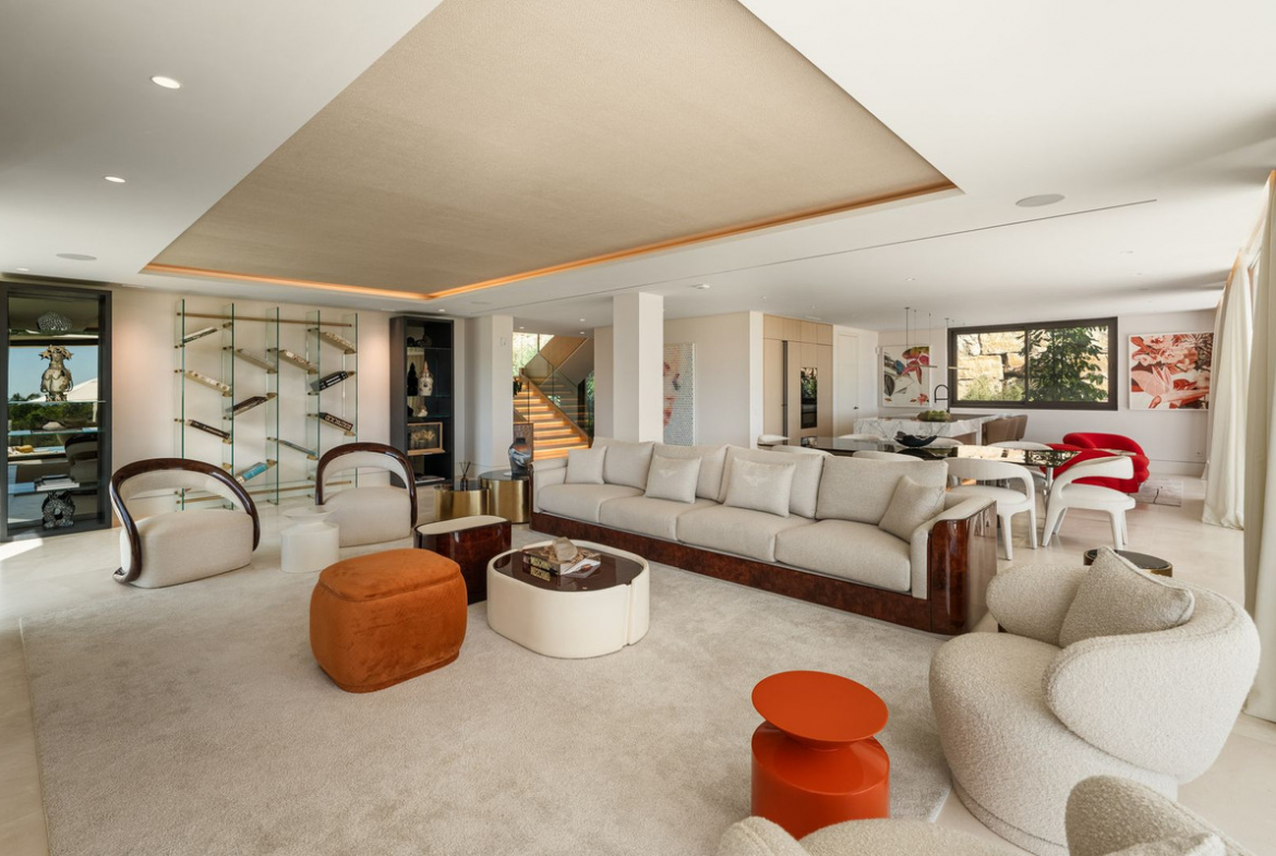 Luxury Villa for Sale in Marbella Hill Club | Golden Mile