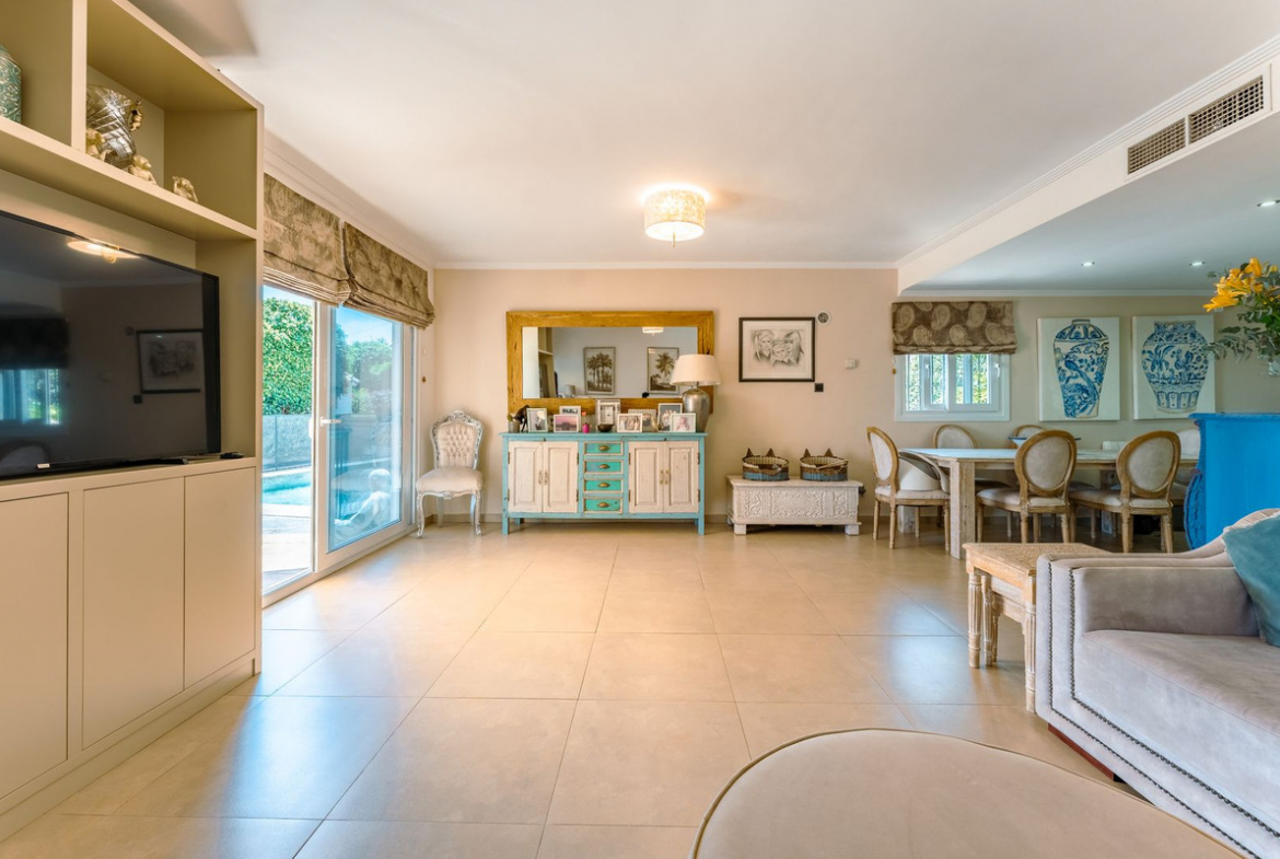 Estepona villa 4 Bedrooms