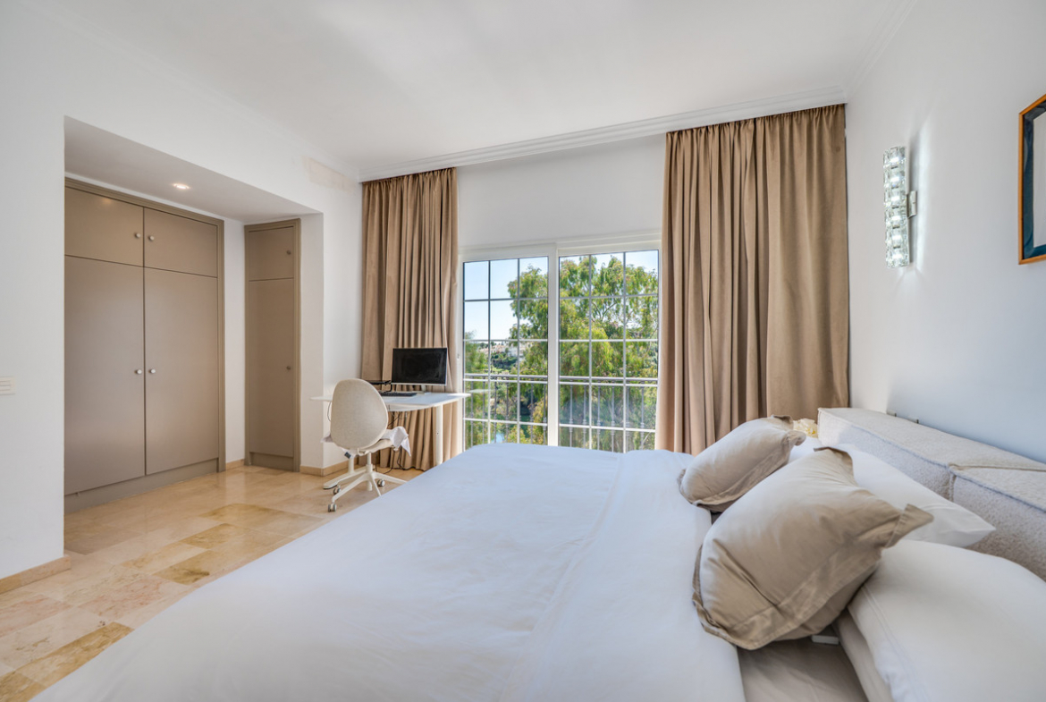 Nueva Andalucia Marbella villa 3 Bedrooms
