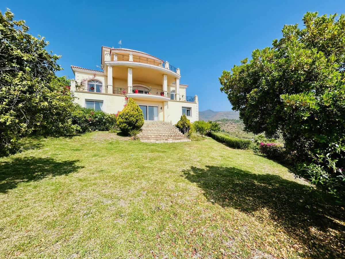 Estepona villa 7 Bedrooms