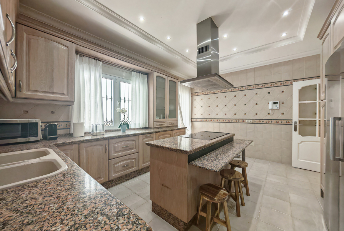 Elviria Marbella villa 4 Bedrooms