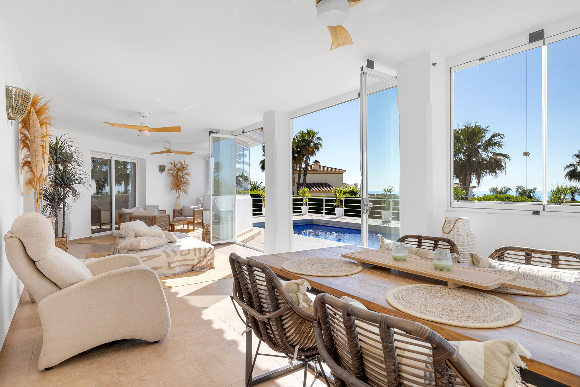 luxo-estate-7 Estepona villa 6 Bedrooms