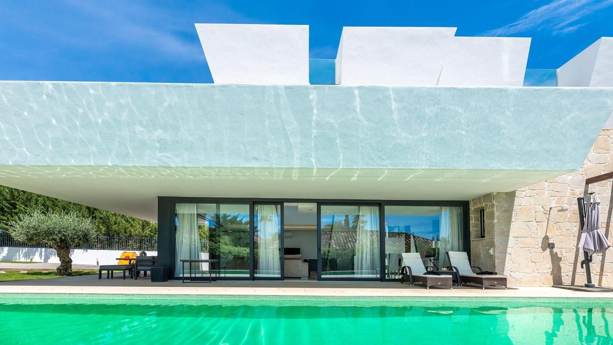 Nueva Andalucia Marbella villa 5 Bedrooms