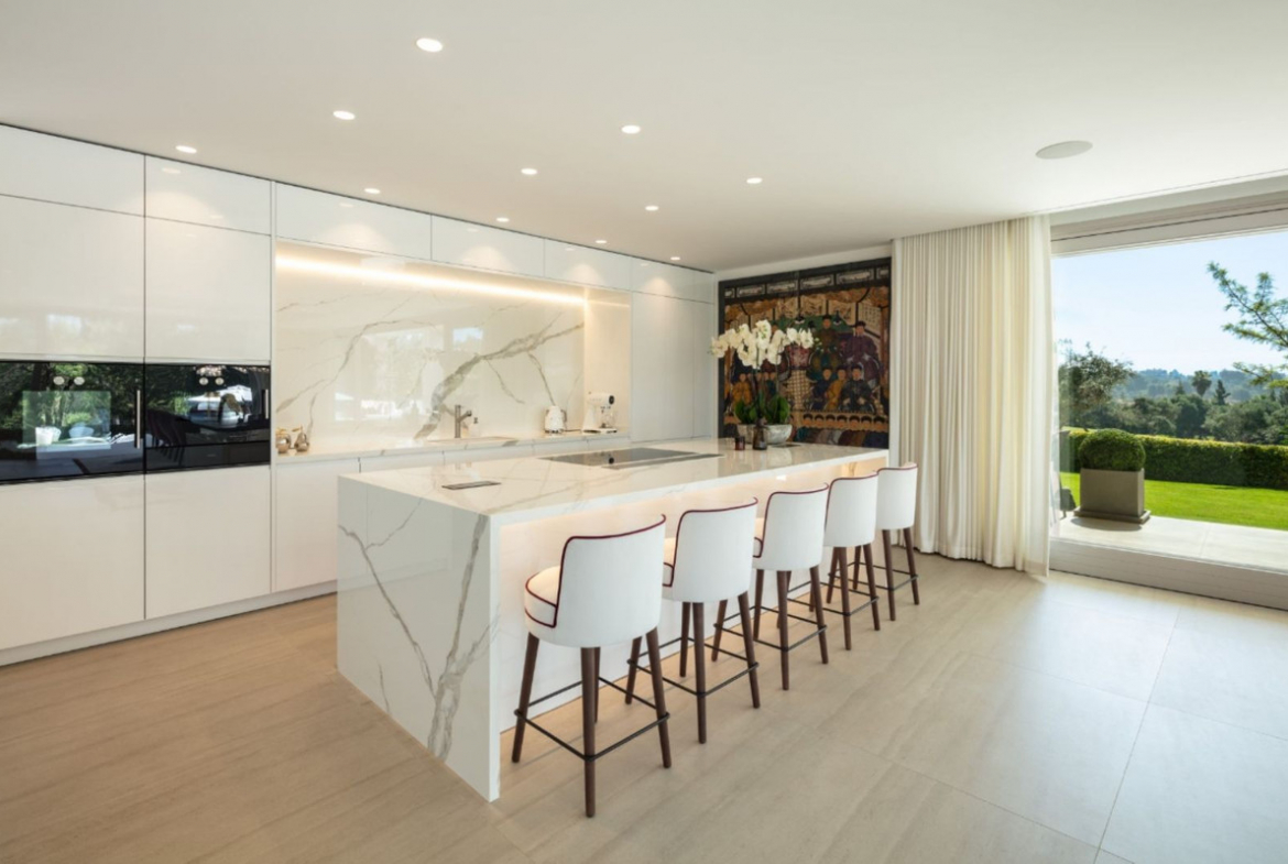 Nueva Andalucia Marbella villa 6 Bedrooms