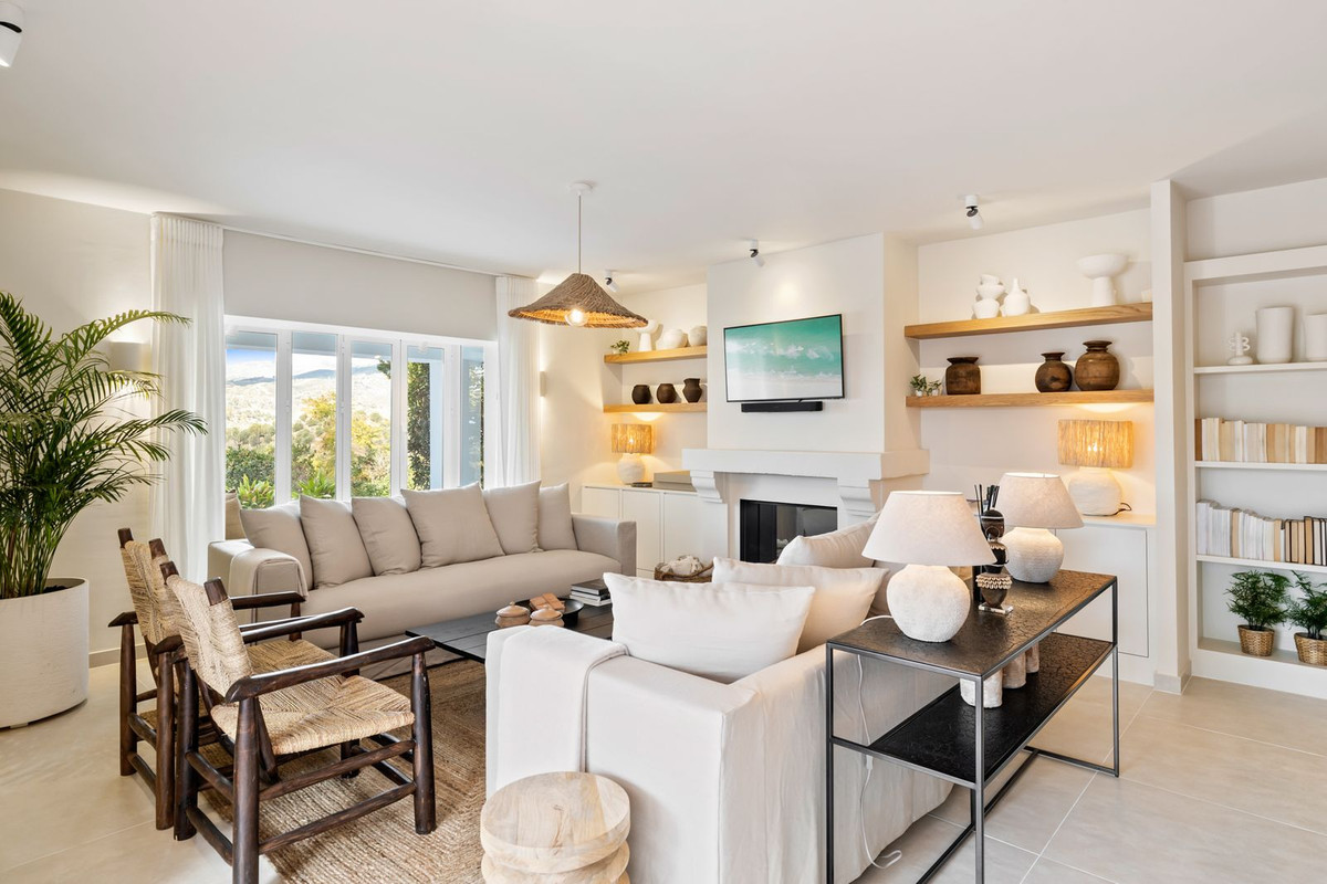 luxo-estate-7 Las Chapas Marbella villa 3 Bedrooms