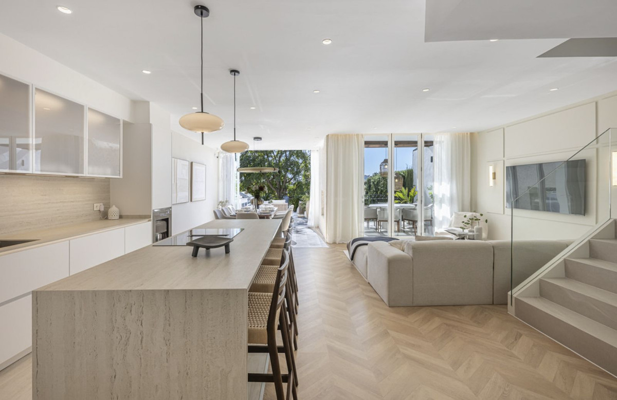 Marbella Golden Mile Marbella townhouse 5 Bedrooms