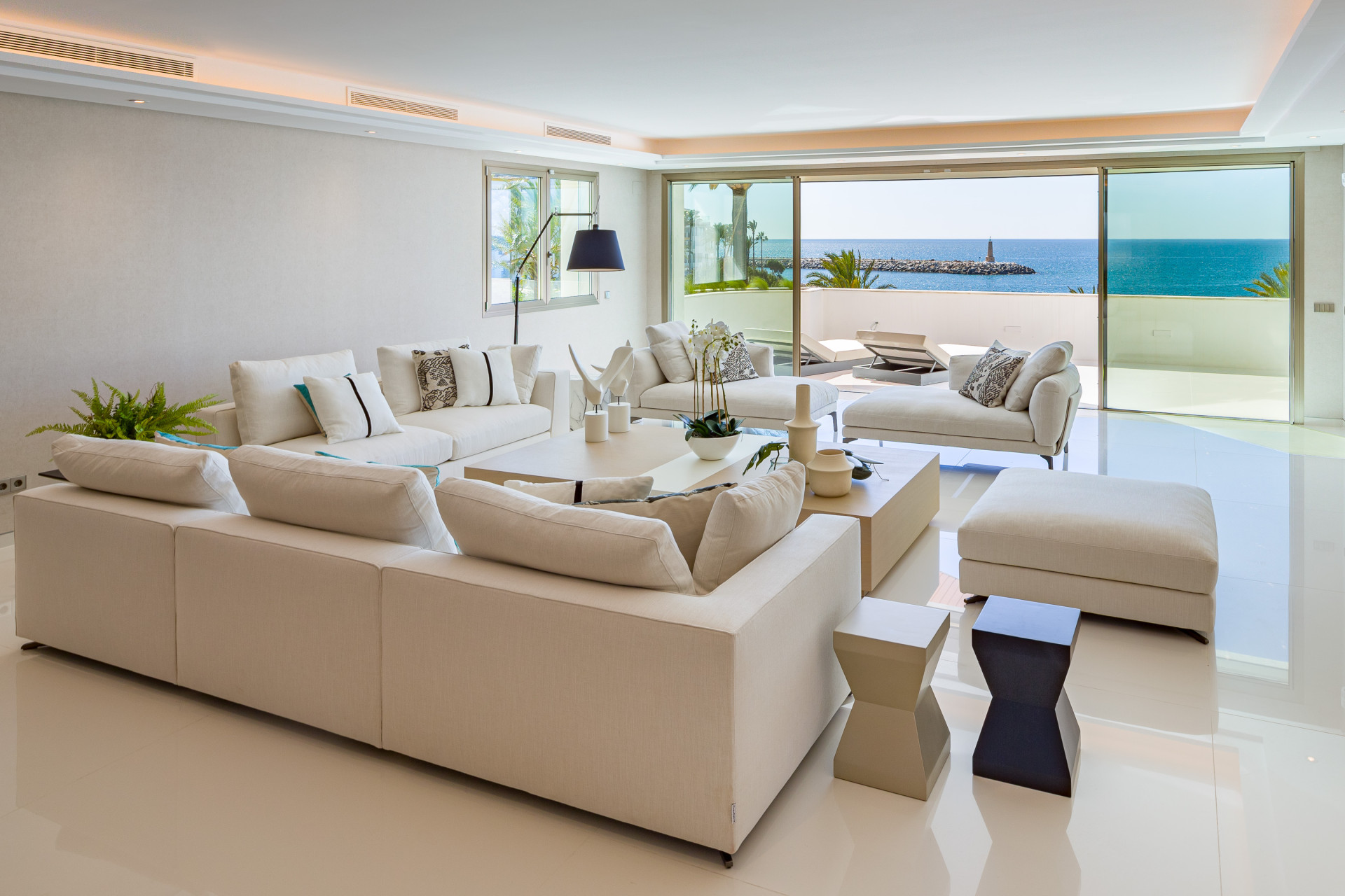 luxo-estate-7 Puerto Banus Marbella apartment 4 Bedrooms