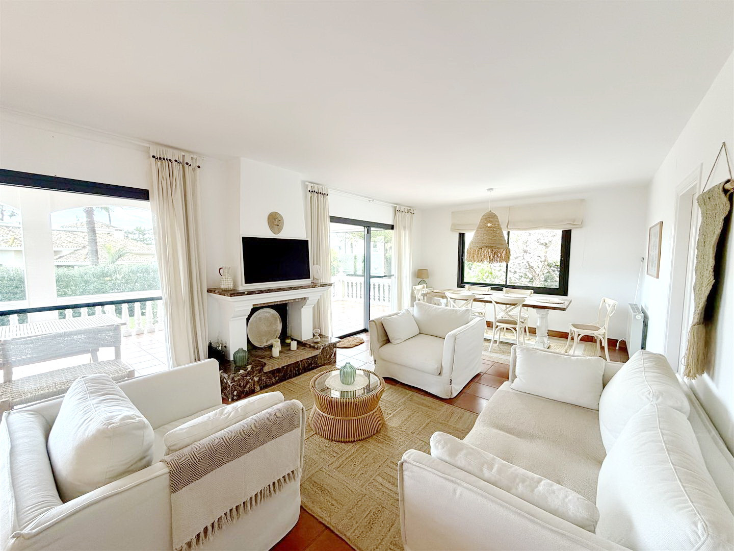luxo-estate-7 Las Chapas Marbella villa 6 Bedrooms