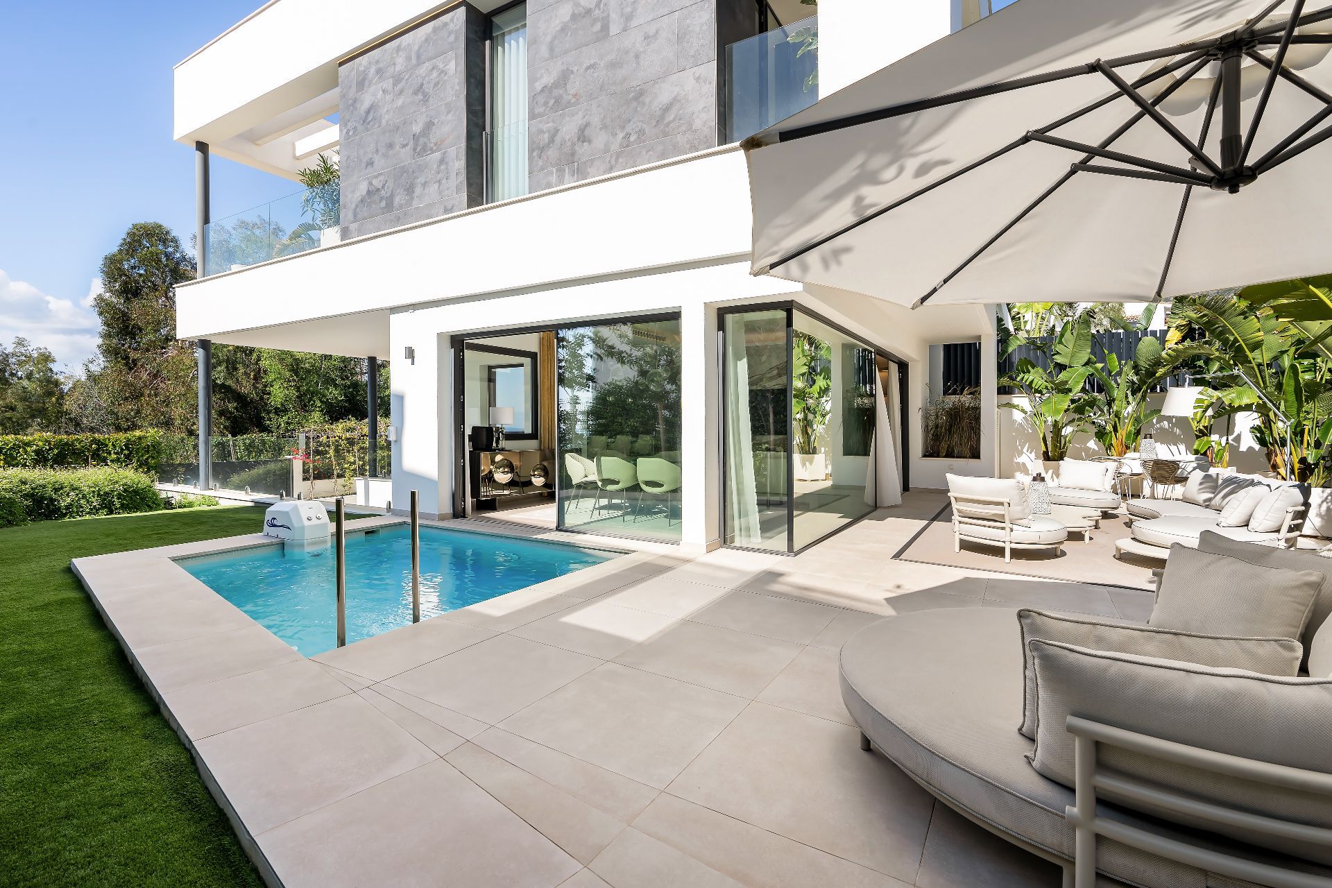 luxo-estate-7 Marbella Golden Mile Marbella villa 4 Bedrooms
