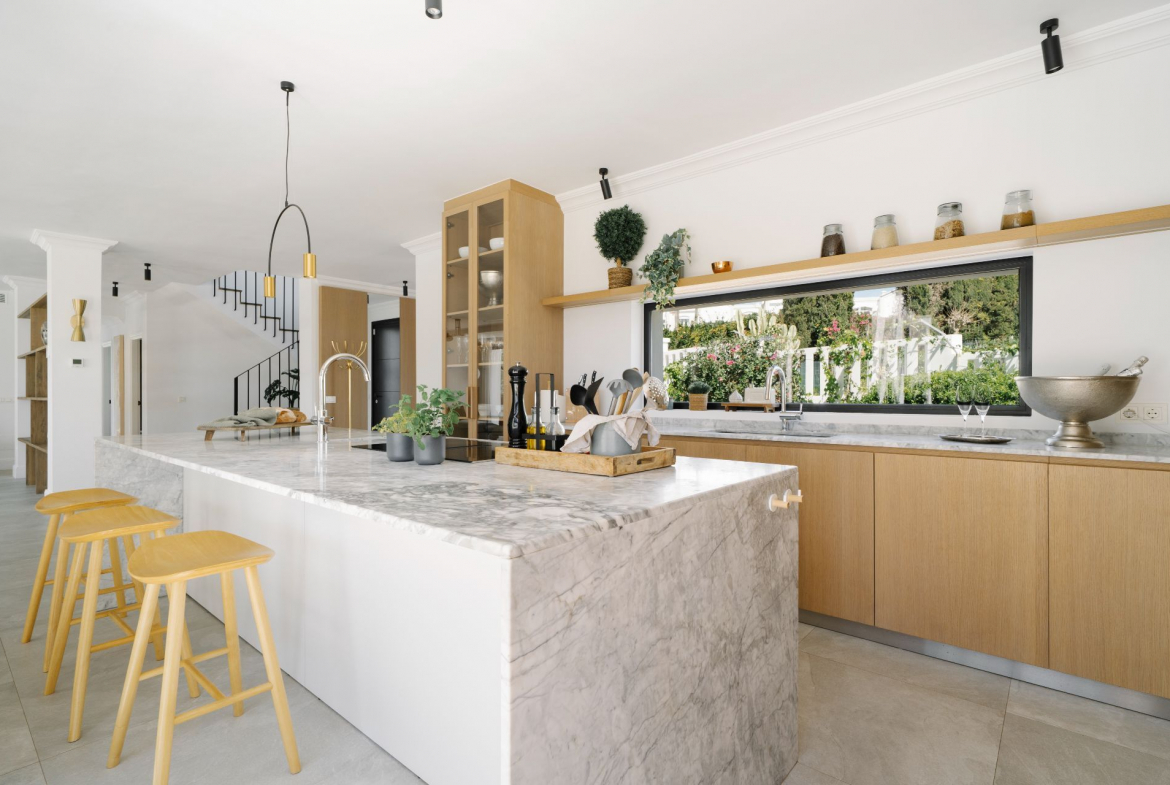 Nueva Andalucia Marbella villa 5 Bedrooms