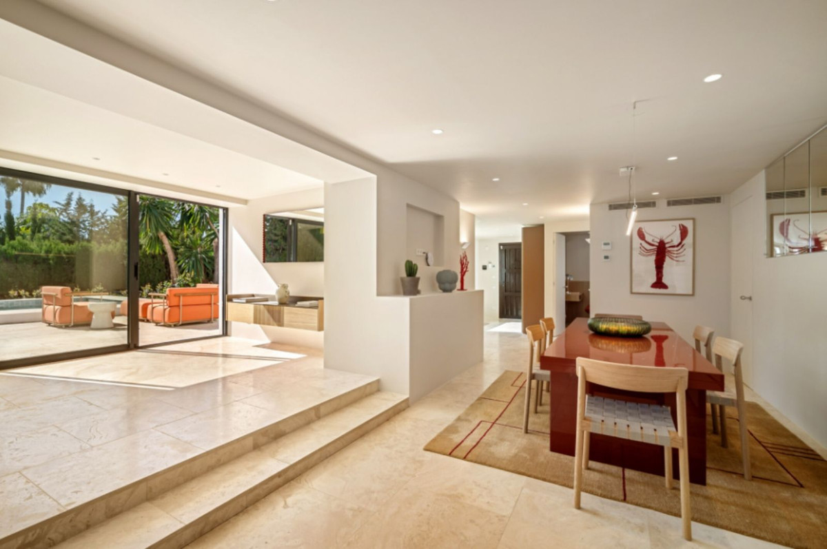 luxo-estate-7 Nueva Andalucia Marbella villa 4 Bedrooms