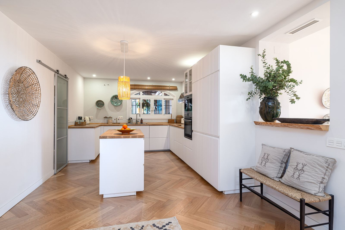 luxo-estate-7 Nueva Andalucia Marbella apartment 3 Bedrooms