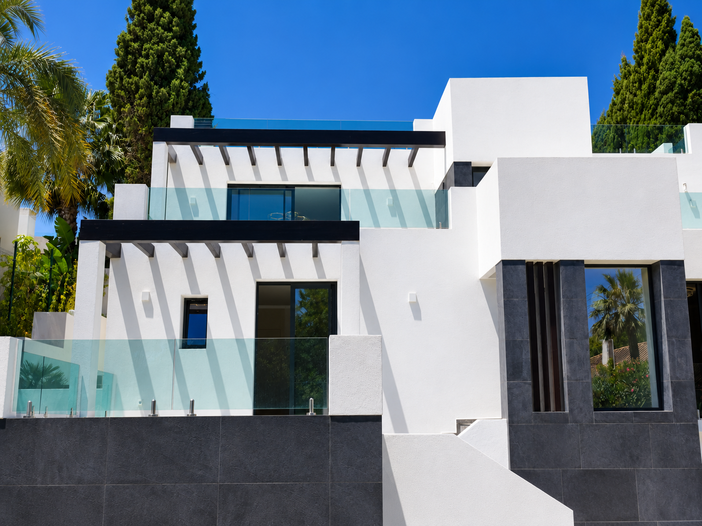 luxo-estate-7 Marbella villa 5 Bedrooms