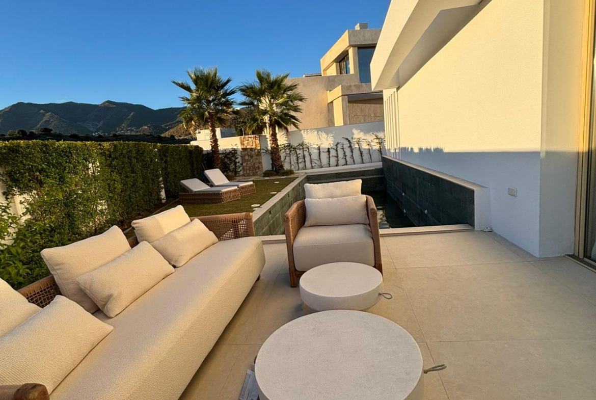Benalmadena Costa Benalmadena villa 6 Bedrooms